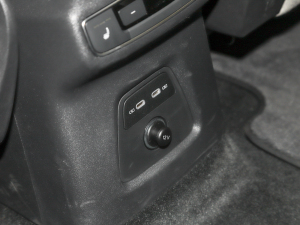 202240 e-tron ҫ \b п؅^