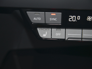 2022��50 e-tron quattro edition one ˇ����ذ� ���g����