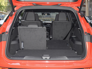 202250 e-tron quattro edition one ˇذ g