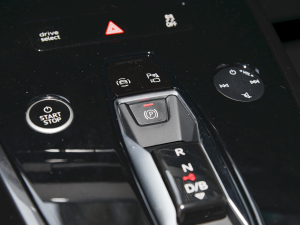 202250 e-tron quattro edition one ˇذ v܇Ƅ