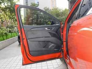 202250 e-tron quattro edition one ˇذ {λ܇T