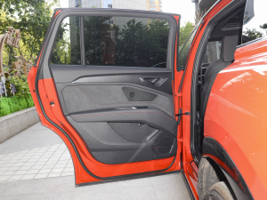 202250 e-tron quattro edition one ˇذ ܇T