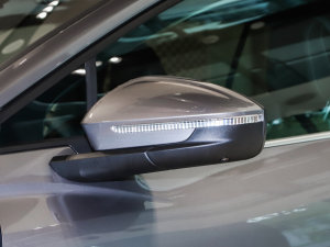 202250 e-tron quattro sҫ \b  ҕR