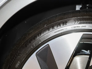 202250 e-tron quattro sҫ \b  ݆̥Ʒ