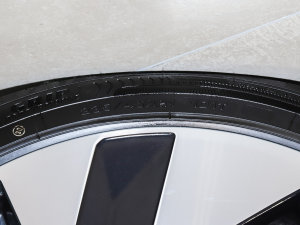 202250 e-tron quattro sҫ \b  ݆̥ߴ