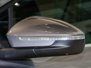 202250 e-tron quattro sҫ \b  (x)(ji)^