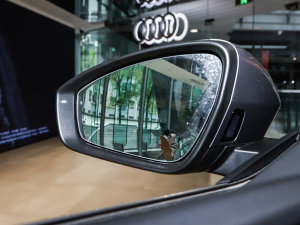 202250 e-tron quattro sҫ \b  (x)(ji)^