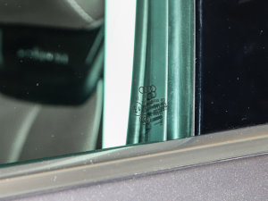 202250 e-tron quattro sҫ \b  (x)(ji)^