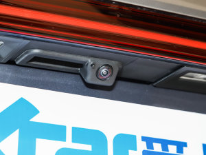 202250 e-tron quattro sҫ \b  ^