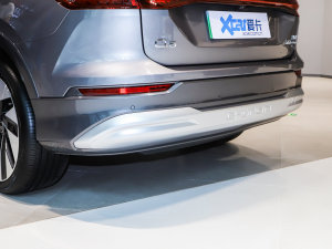 202250 e-tron quattro sҫ \b  ^