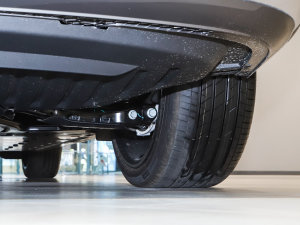 202250 e-tron quattro sҫ \b  ^