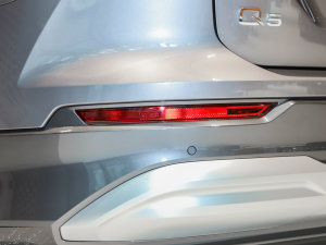 202250 e-tron quattro sҫ \b  ^