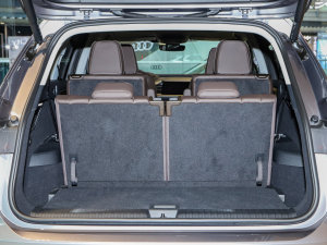 202250 e-tron quattro sҫ \b  g