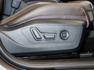 202250 e-tron quattro sҫ \b  g