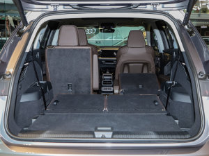 202250 e-tron quattro sҫ \b  g