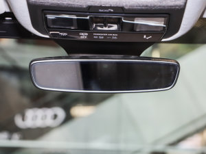 202250 e-tron quattro sҫ \b  ܇ȺҕR