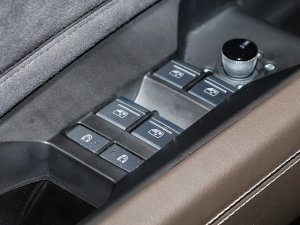 202250 e-tron quattro sҫ \b  п؅^