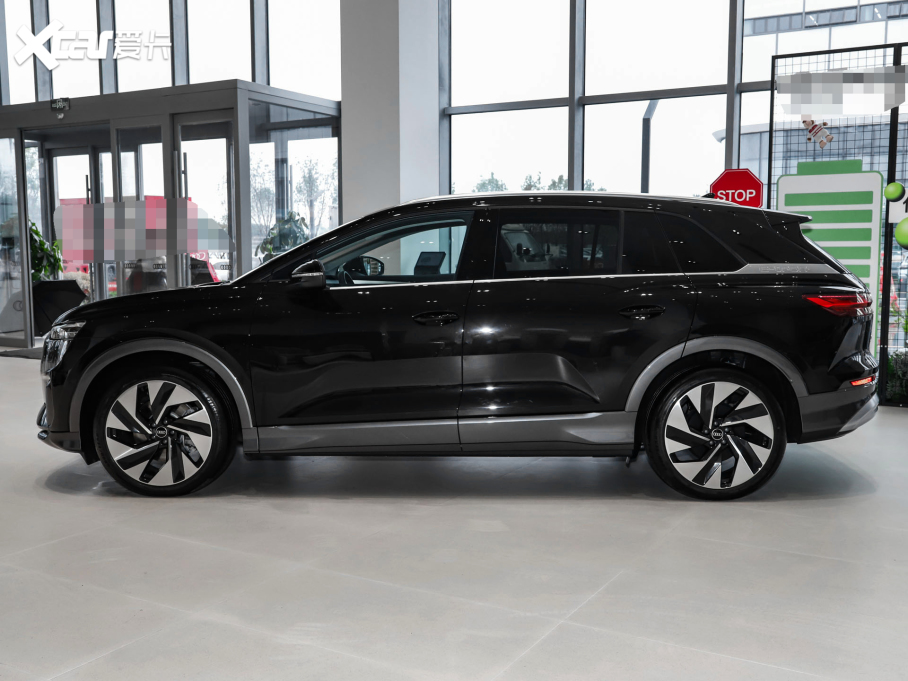 2024WQ5 e-tron 50 e-tron quattro ҫ \b