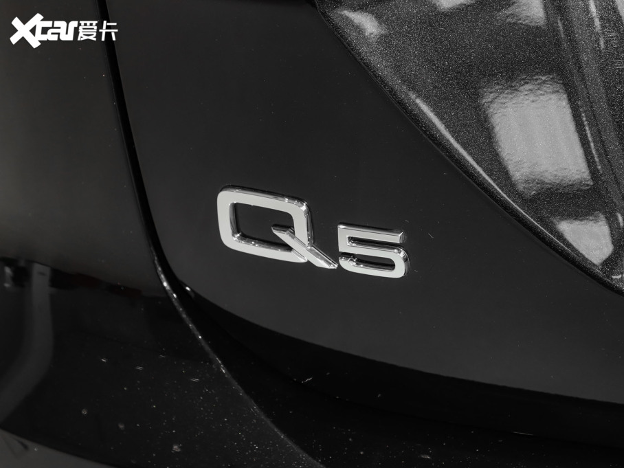 2024WQ5 e-tron 50 e-tron quattro ҫ \b