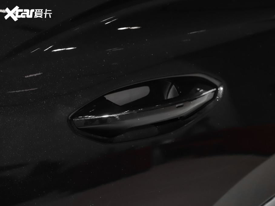 2024WQ5 e-tron 50 e-tron quattro ҫ \b