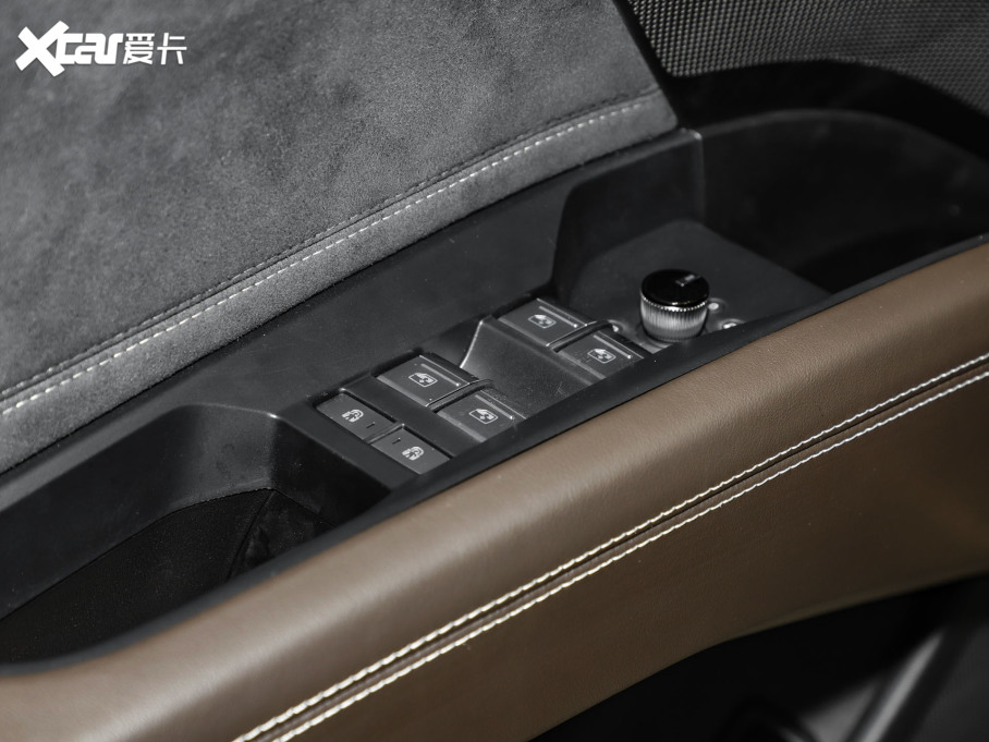 2024WQ5 e-tron 50 e-tron quattro ҫ \b