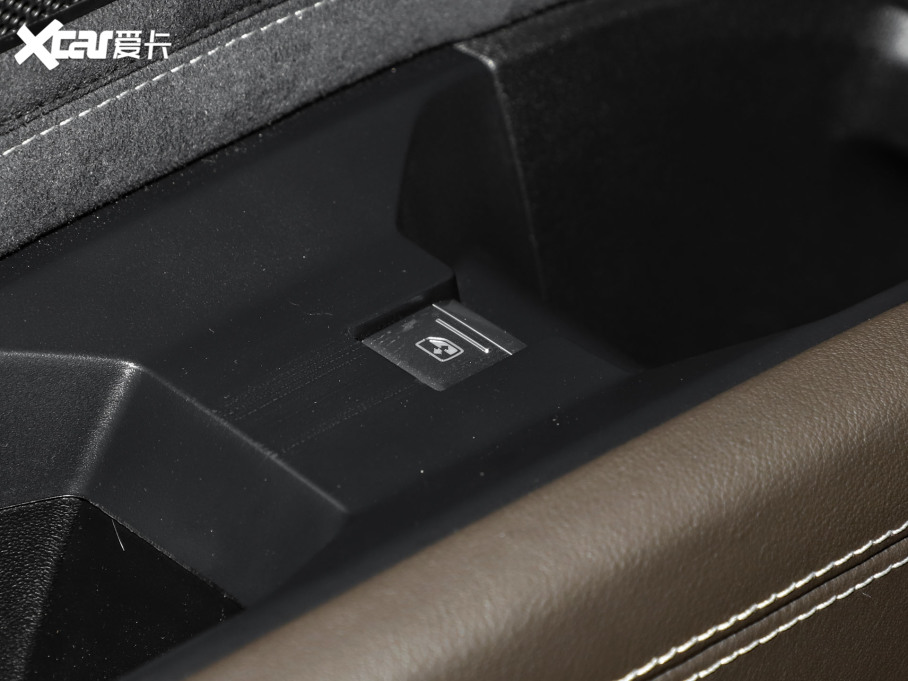 2024WQ5 e-tron 50 e-tron quattro ҫ \b