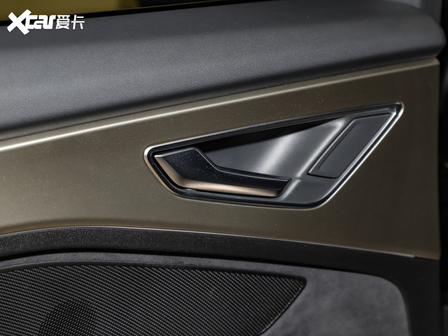 2024WQ5 e-tron 50 e-tron quattro ҫ \b