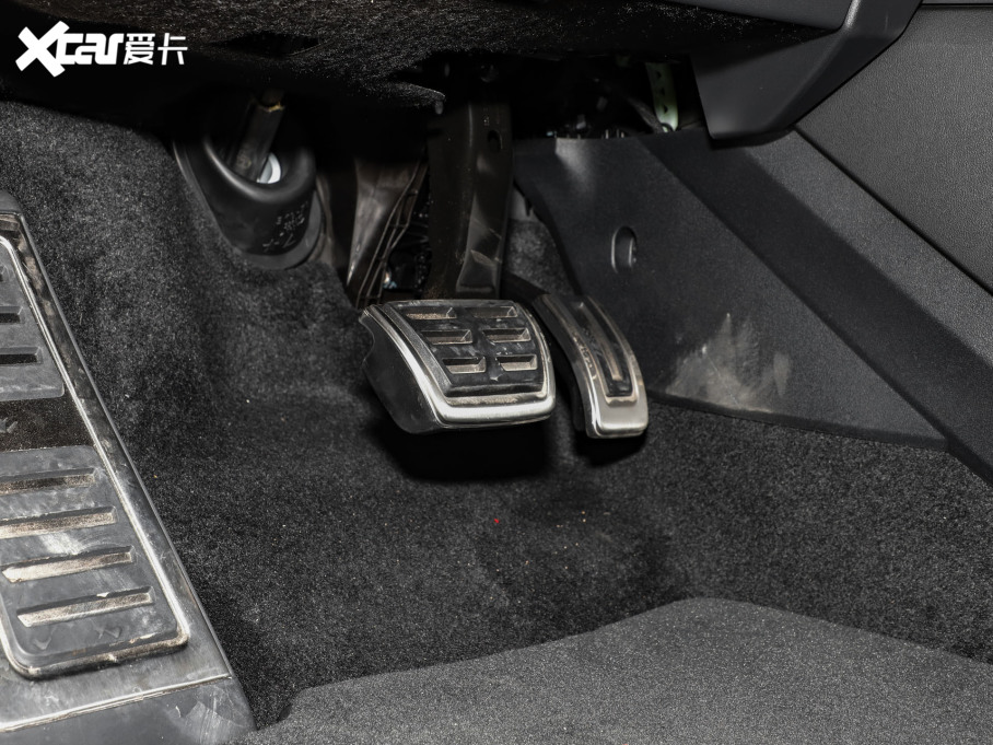 2024WQ5 e-tron 50 e-tron quattro ҫ \b