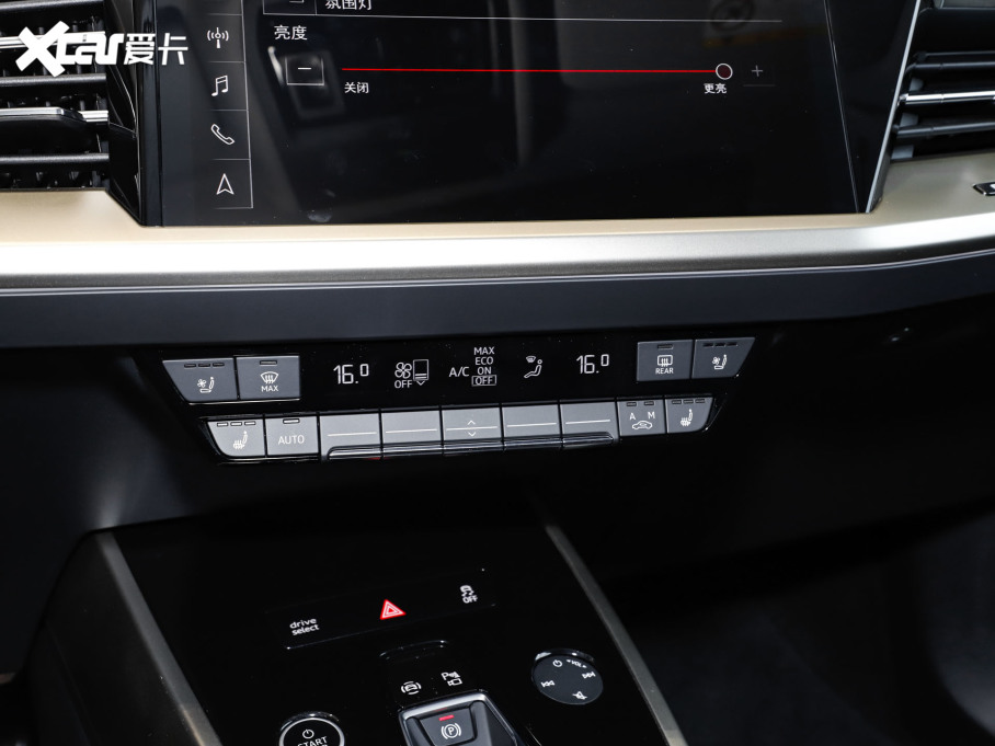 2024WQ5 e-tron 50 e-tron quattro ҫ \b