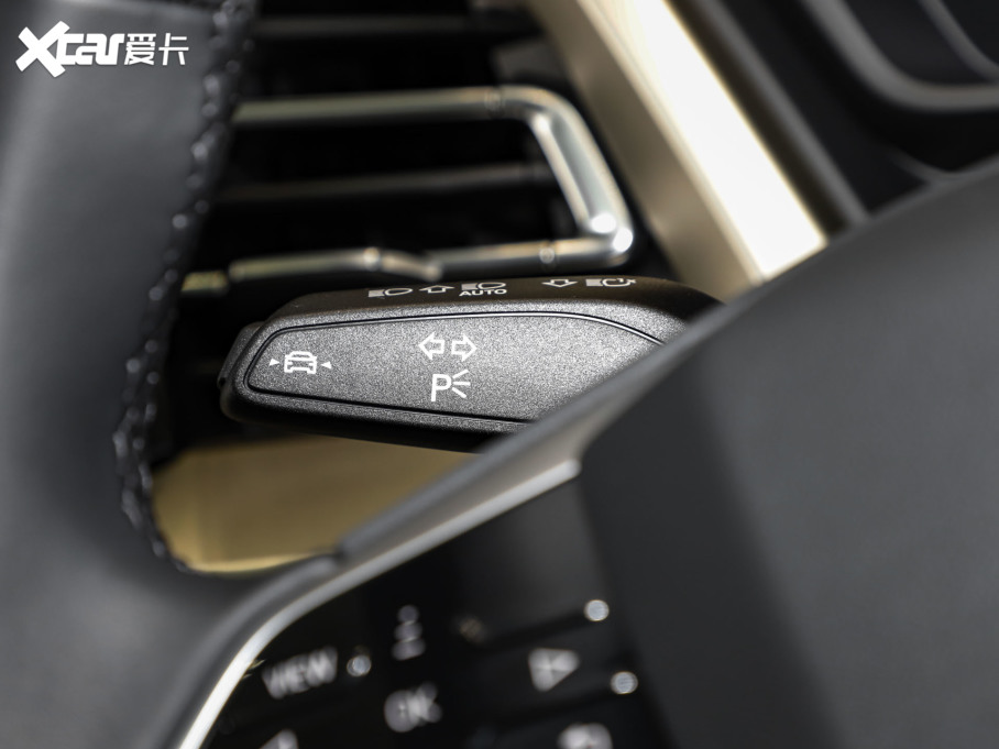 2024WQ5 e-tron 50 e-tron quattro ҫ \b