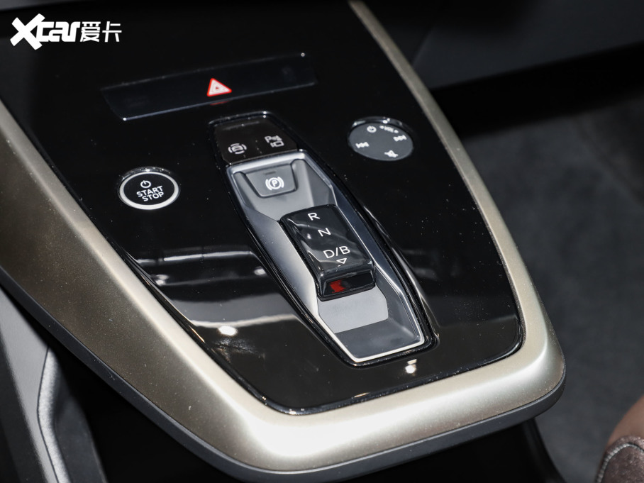 2024WQ5 e-tron 50 e-tron quattro ҫ \b