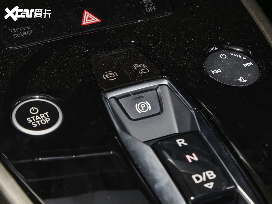 2024WQ5 e-tron 50 e-tron quattro ҫ \b