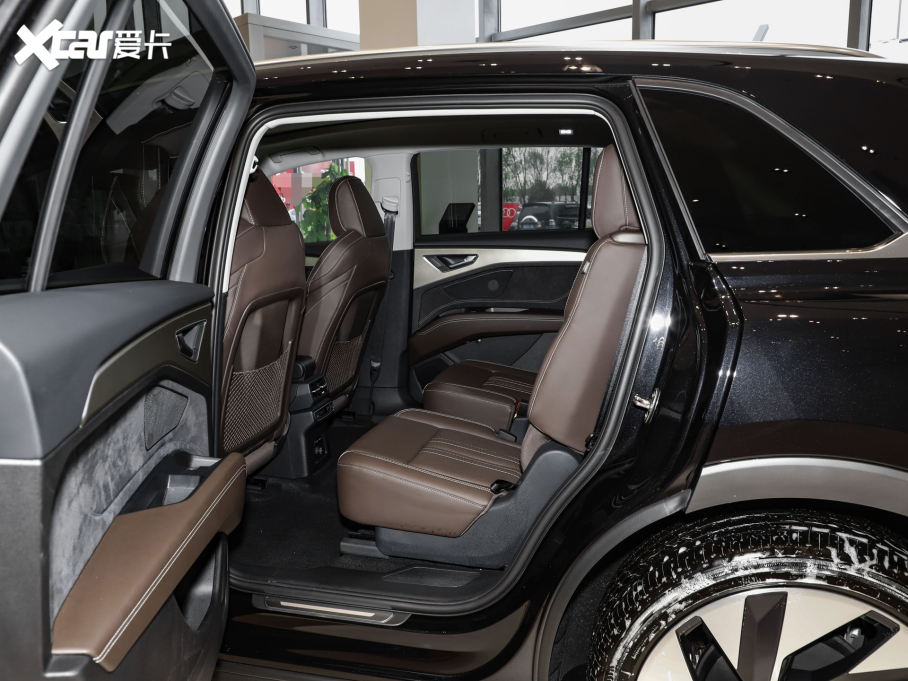 2024WQ5 e-tron 50 e-tron quattro ҫ \b