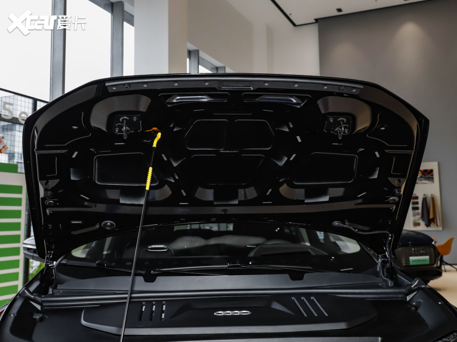 2024WQ5 e-tron 50 e-tron quattro ҫ \b