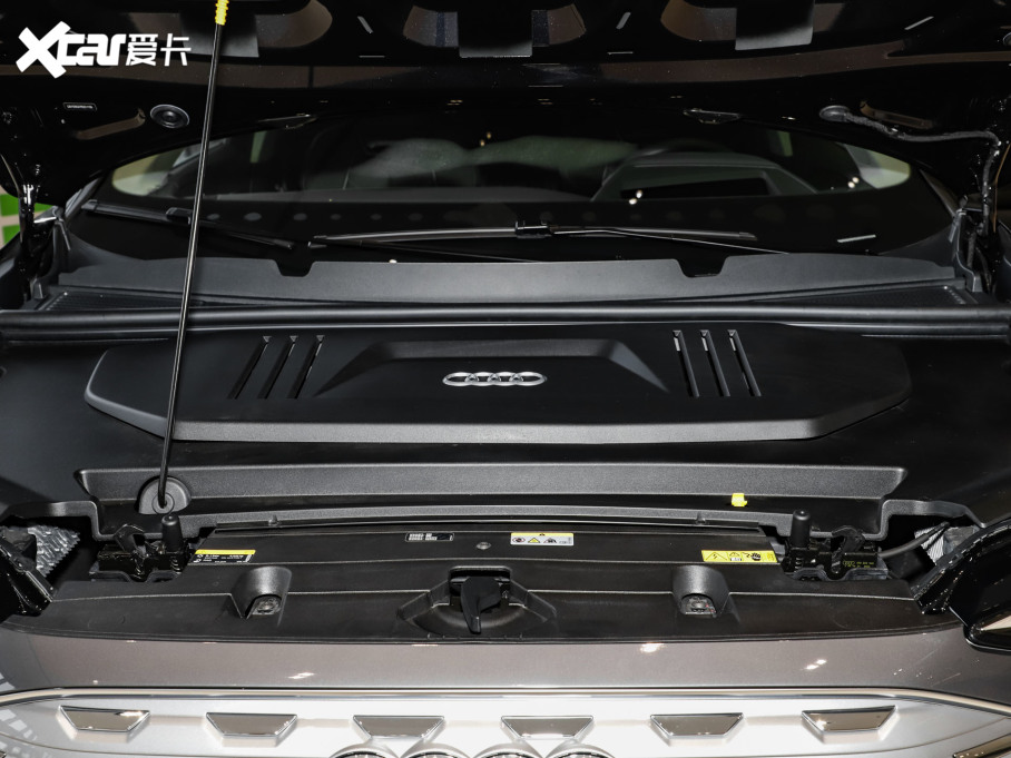 2024WQ5 e-tron 50 e-tron quattro ҫ \b