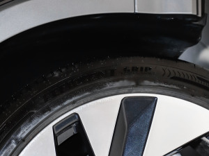 202450 e-tron quattro ҫ \b ^