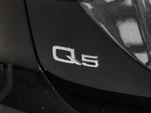 202450 e-tron quattro ҫ \b ^