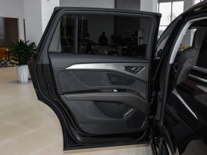 202450 e-tron quattro ҫ \b п؅^