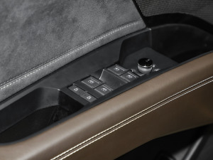 202450 e-tron quattro ҫ \b п؅^