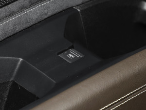 202450 e-tron quattro ҫ \b п؅^