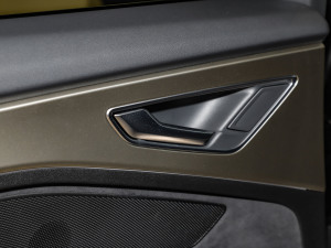 202450 e-tron quattro ҫ \b п؅^