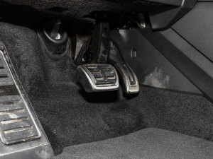 202450 e-tron quattro ҫ \b п؅^