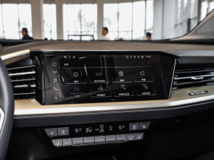 202450 e-tron quattro ҫ \b п؅^(q)