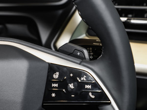 2024款50 e-tron quattro 光耀型 锦衣套装 中控区