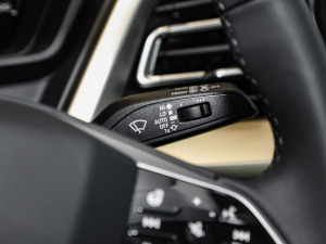 2024款50 e-tron quattro 光耀型 锦衣套装 中控区