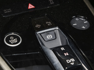 2024款50 e-tron quattro 光耀型 锦衣套装 中控区