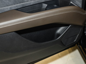 202450 e-tron quattro ҫ \b g