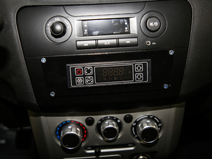 2020款厢式车标准版 38.7kWh 中控区