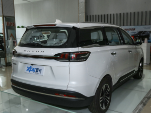 2021款7座 405梦想版 右后45度