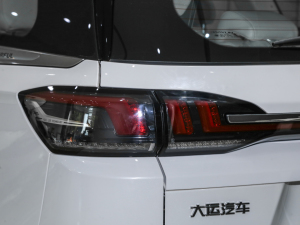 2021款7座 405梦想版 尾灯